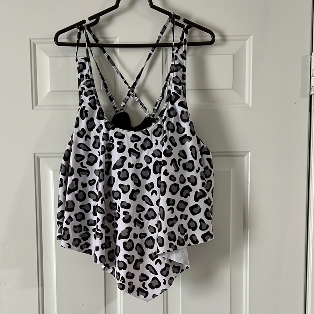 SHEIN Black and White Asymmetrical Backless Tank Bikini